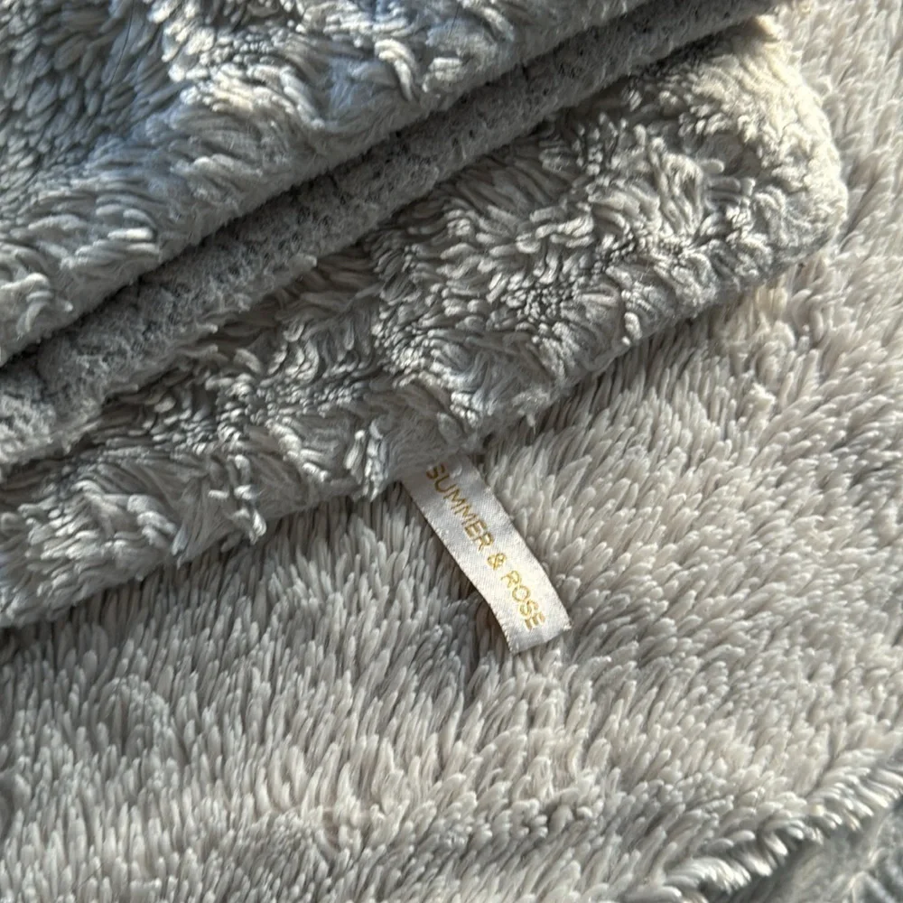 Summer & Rose Grey Blanket